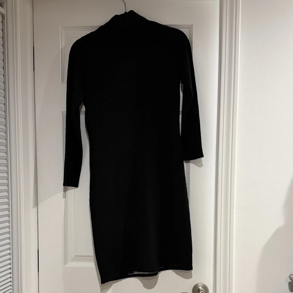 Sandra Darren Black and White Long Sleeve Sweater Dress - Picture 3 of 3